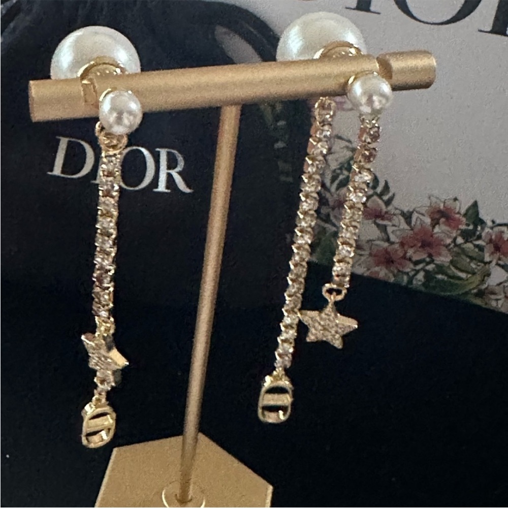 Dior - Picture 2 of 14